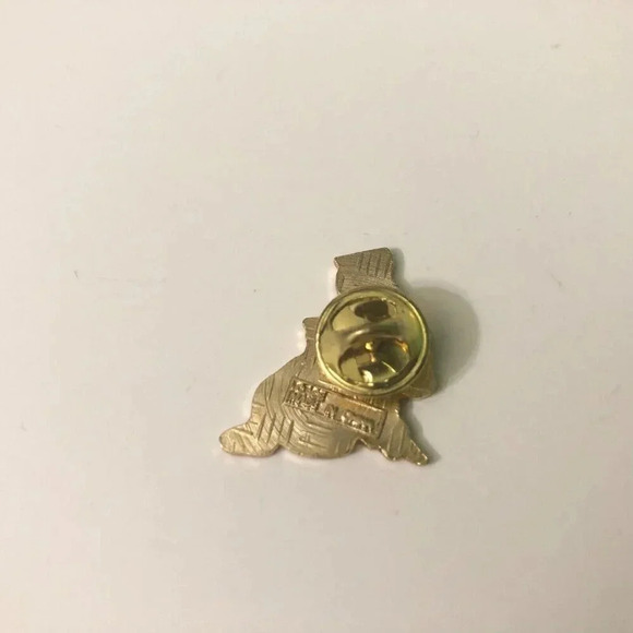 Alaska Lapel Hat Pin Eskimo Girl with  Angel Wings Flag Stars Souvenir - Picture 10 of 13